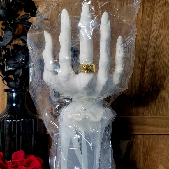 B&BW 2021 Black Witch Hand Single Wick Candle Holder - Picture 2 of 7